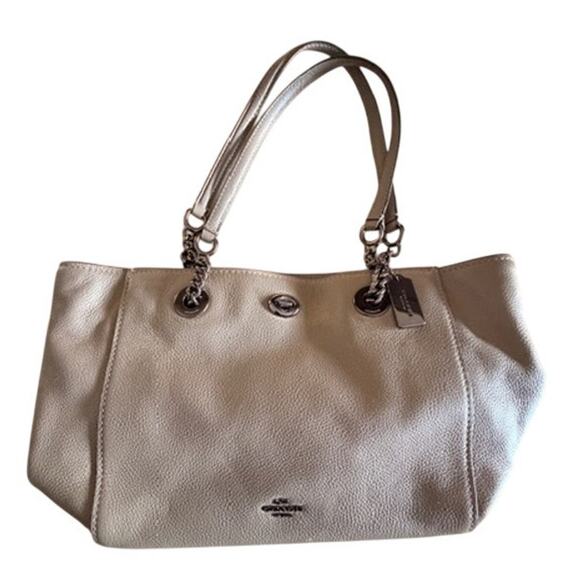 Coach Pebble Leather Gallery Shoulder Tote – Taupe Grey – Chain Strap Detail - Picture 3 of 11